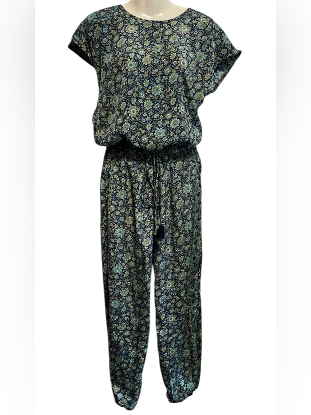 EARTHBOUND | Pants & Jumpsuits
Elastic waist with drawstring